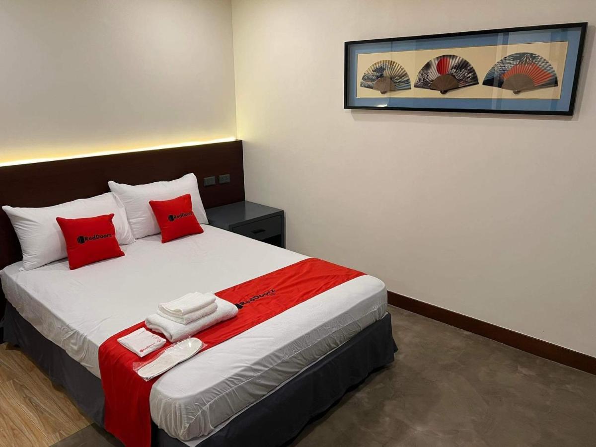 Reddoorz Plus @ Toshiko Boutique Hotel Koronadal City Buitenkant foto